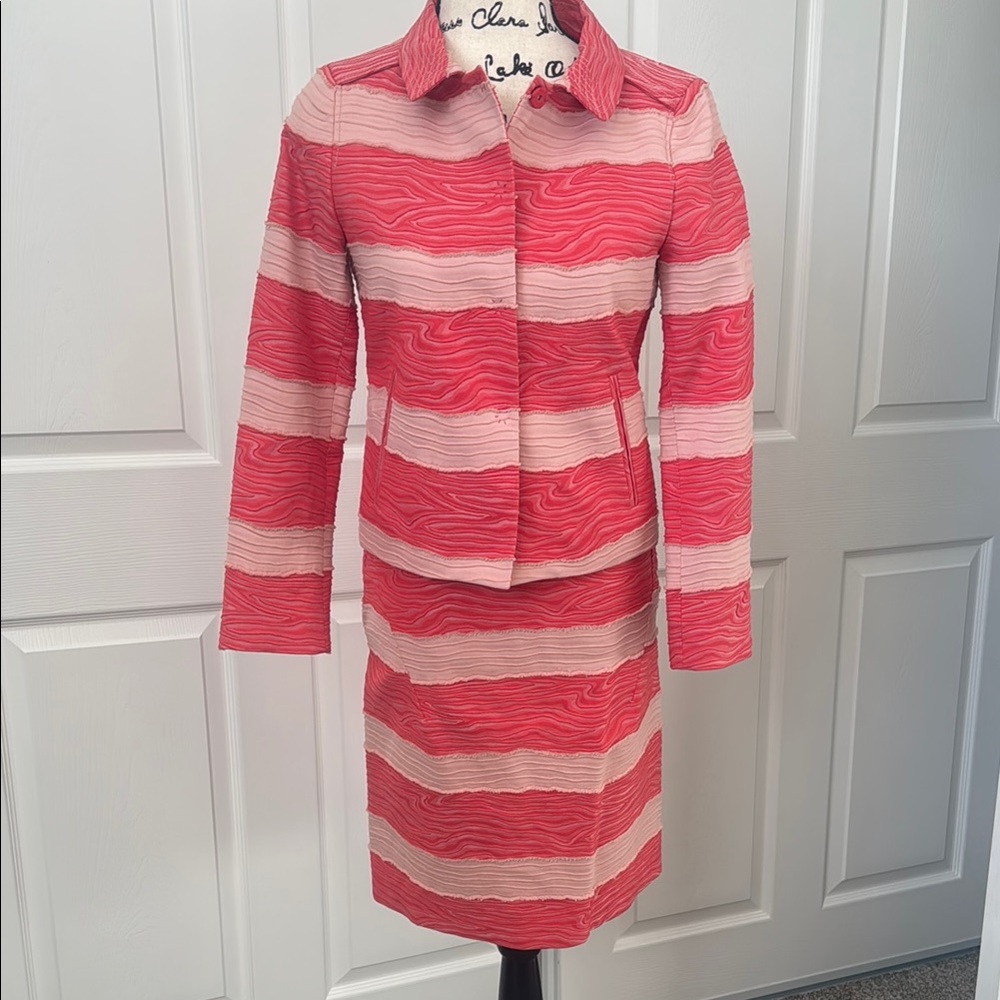 Chic Striped Piazza Sempione Coral/Pink Suit Set